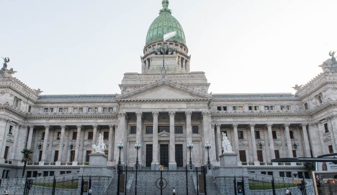 En los comicios de octubre, se renovarán 127 bancas en la Cámara de Diputados y 24 en la Cámara de Senadores.