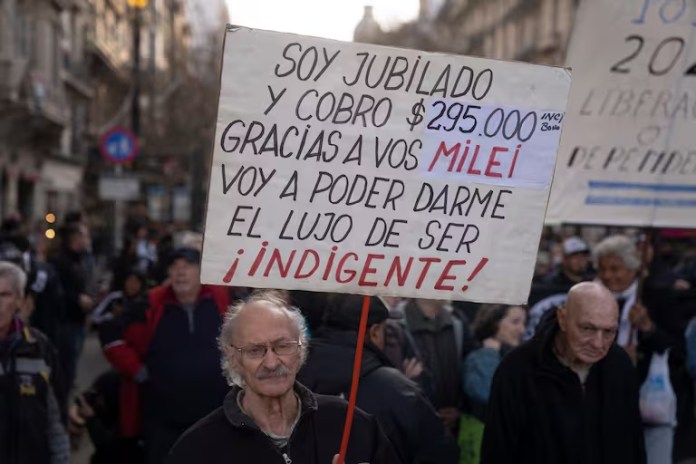 El aumento a jubilados y pensionados que podría ser vetado dispone un aumento del 7,2% (excepto regímenes especiales).